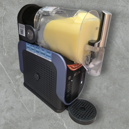 Slush Kompakte Maschine zur Herstellung von Frozen Yogurt oder Speiseeis mit Spendersystem.
